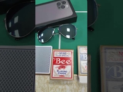 Betrug mit Markierten Karten Leuchtende Sonnenbrille, um durch die Spielkarten zu sehen