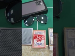 Meisterpokerspiele mit unsichtbaren Tintenbrillen zur Kartenerkennung