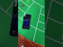 Wir stellen Ihnen den CVK 680 Poker Analyzer für iPhones für Barcode-markierte Kartendecks vor.