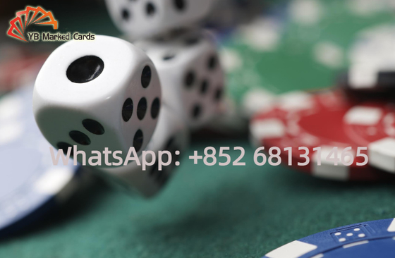 Transparente magische 6 mit Seiten versehen würfeln spielende regelmäßige Größe des kundenspezifischen manipulierten Würfels
